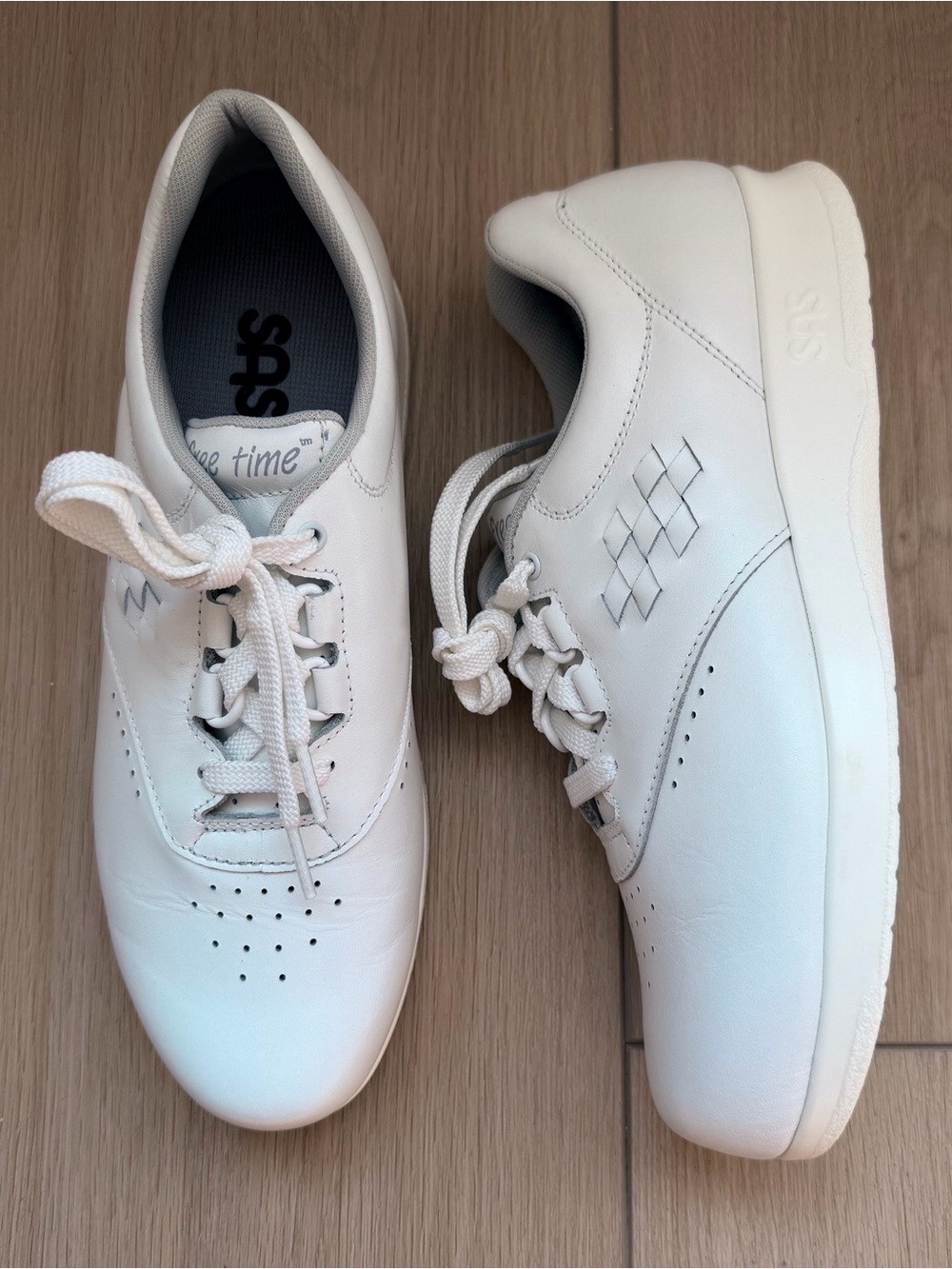 Women’s SAS Free Time Sneakers size 7.5